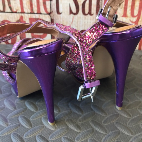 Heels - Picture 2 of 4